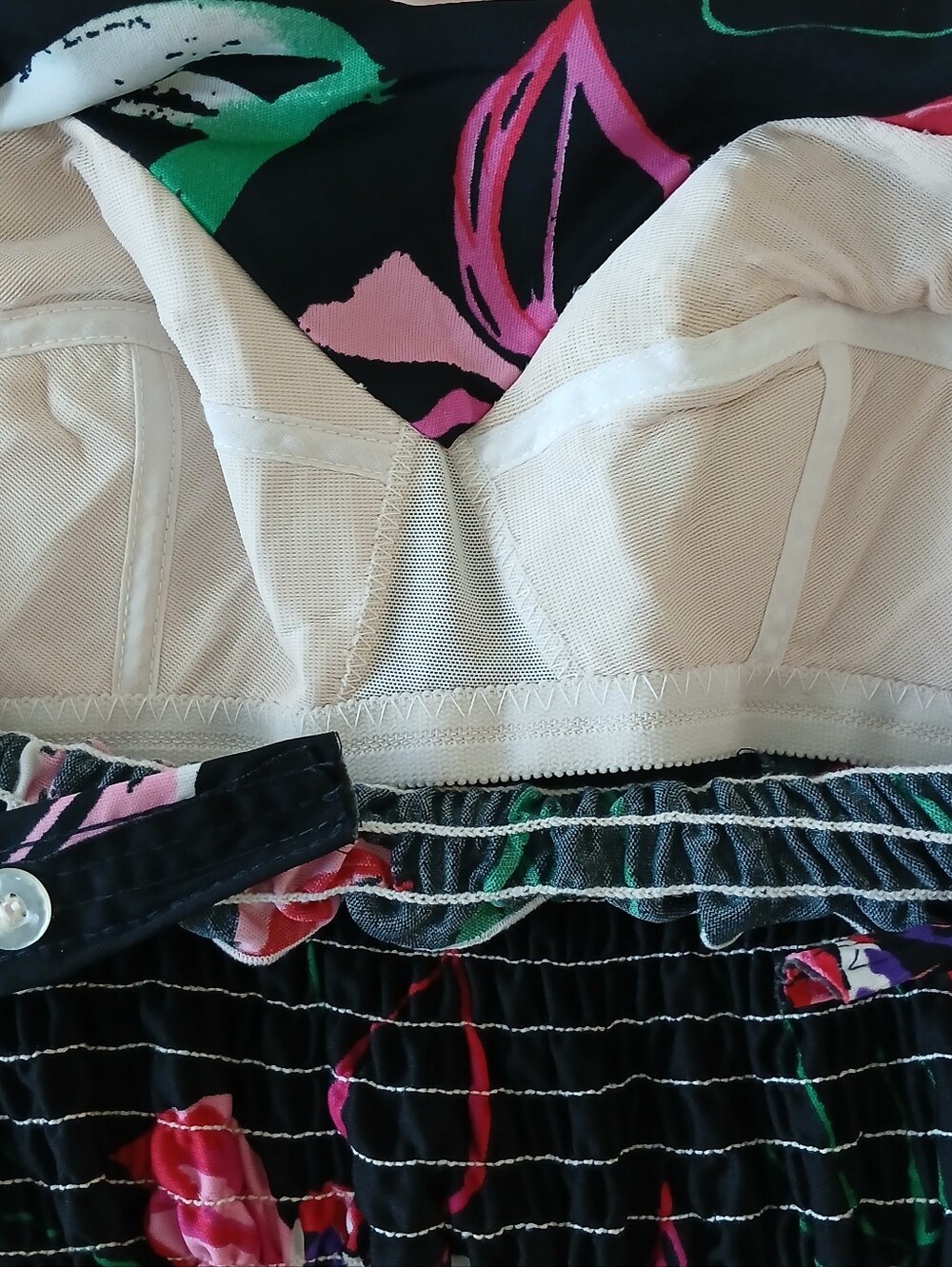 VINTAGE 60's Union Made Pinup Sundress Women's 12 Black Floral Smocked Back - Picture 5 of 8